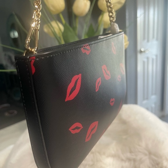 Kate Spade Lip Toss Pochette Bag - Picture 6 of 10